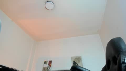 Snapshot of ayliinn_ chatting on 11.25.25 Ayliinn online show from 11.25.25