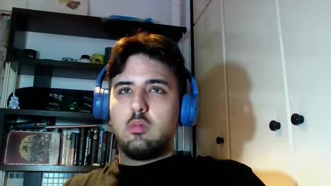 Snapshot of aymimadrdelbich0 chatting on 02.14.26 ApoloArt online show from 02.14.26