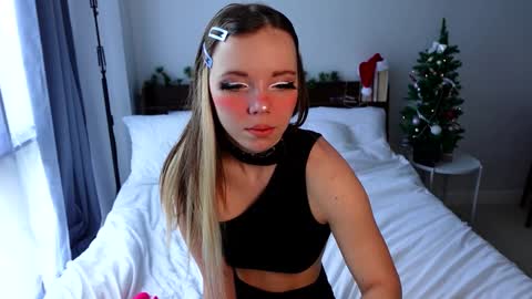 Snapshot of ayralust chatting on 01.01.25 Ayra Lust online show from 01.01.25