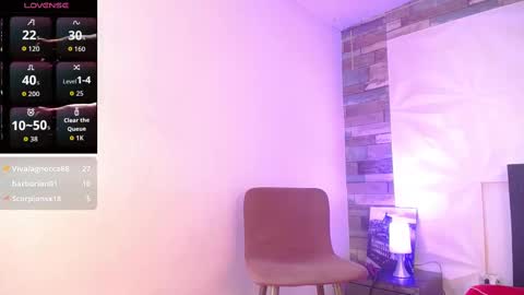 Snapshot of azaahara_ chatting on 10.25.25 Azahara online show from 10.25.25