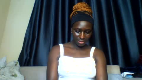 Snapshot of azaelia_iris chatting on 07.03.26 azaelia_iris online show from 07.03.26