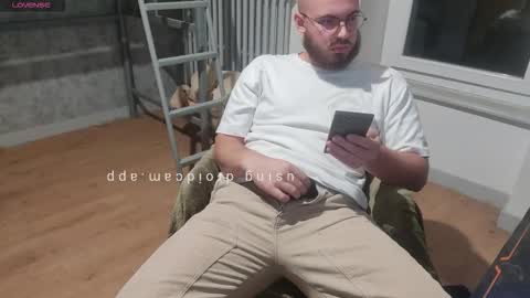 Snapshot of azagal22 chatting on 09.28.25 justin online show from 09.28.25