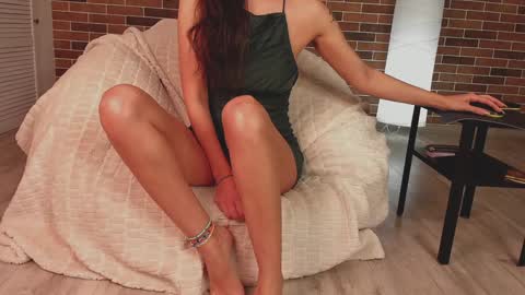 Snapshot of azaliaswallows chatting on 12.07.24 azaliaswallows online show from 12.07.24