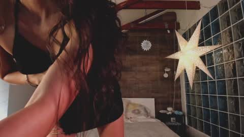 Snapshot of azaliaswallows chatting on 01.22.25 azaliaswallows online show from 01.22.25