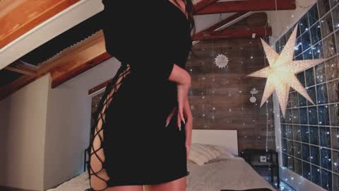 Snapshot of azaliaswallows chatting on 02.05.25 azaliaswallows online show from 02.05.25