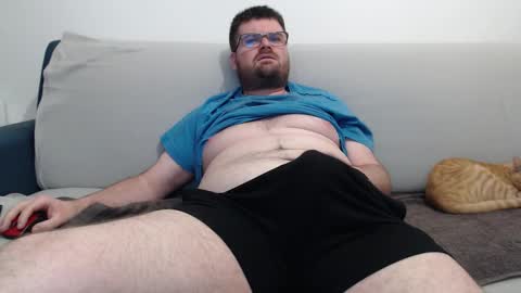 Snapshot of azer912 chatting on 10.28.25 Azer online show from 10.28.25