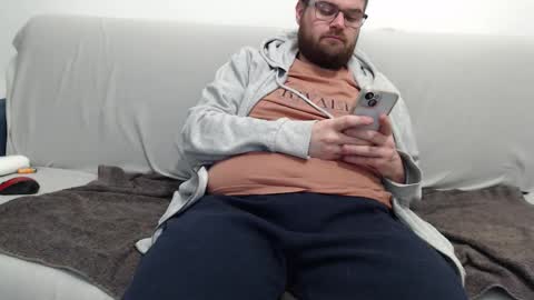 Snapshot of azer912 chatting on 11.23.25 Azer online show from 11.23.25