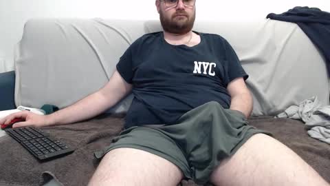 Snapshot of azer912 chatting on 12.21.25 Azer online show from 12.21.25