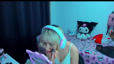 Azu Moure online show from 02.14.26