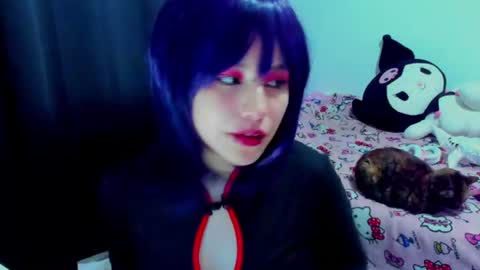 Snapshot of azu_moure chatting on 07.29.26 Azu Moure online show from 07.29.26