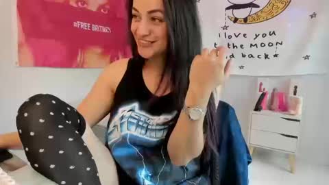 Snapshot of azucenaxxxgp chatting on 10.15.25 Azucena R online show from 10.15.25