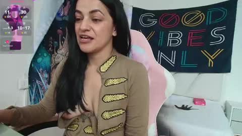 Azucena R online show from 04.16.26