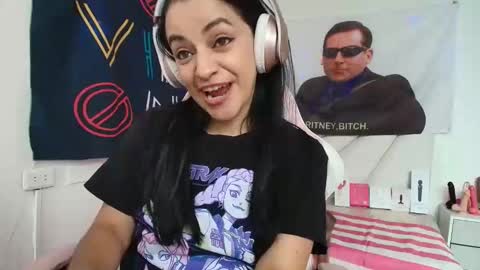 Azucena R online show from 04.25.26