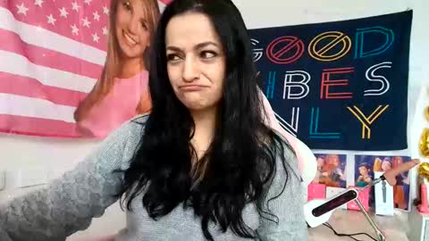 Azucena R online show from 06.05.26