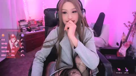 Snapshot of azul_prim chatting on 05.15.26 online show from 05.15.26