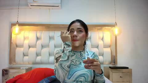 Snapshot of azulmaveric chatting on 04.20.26 AZUL online show from 04.20.26
