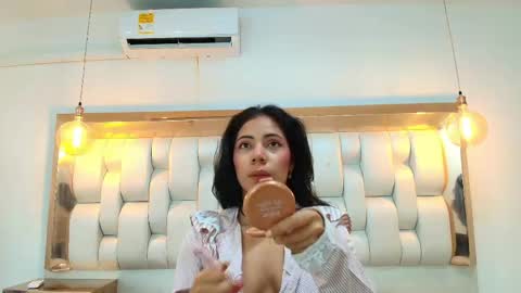 Snapshot of azulmaveric chatting on 05.11.26 AZUL online show from 05.11.26