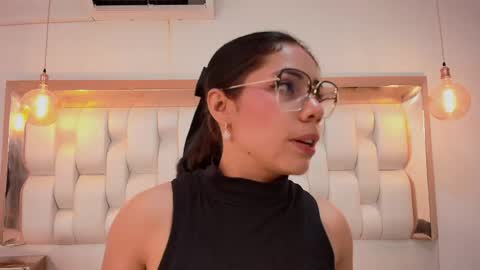 Snapshot of azulmaveric chatting on 05.16.26 AZUL online show from 05.16.26