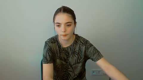 azumi_chan_ online show from 09.22.25