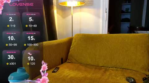 Snapshot of azurea69 chatting on 10.17.25 Azurea69 online show from 10.17.25