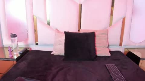 Snapshot of babbyvalen chatting on 06.02.26 nika strom online show from 06.02.26