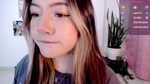 Snapshot of babe_blondie chatting on 03.02.25 TATIANA online show from 03.02.25