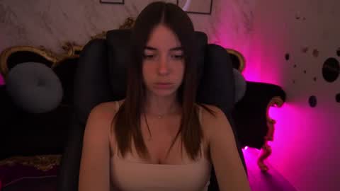 Snapshot of babe_dollie chatting on 06.22.26 Babe online show from 06.22.26