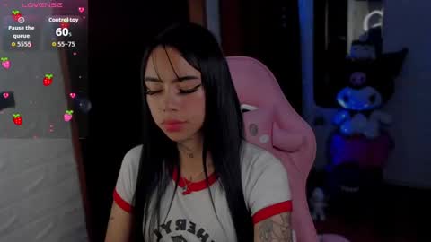 Snapshot of babee_04 chatting on 09.12.25 babee online show from 09.12.25