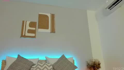 Snapshot of babesexy19_ chatting on 02.20.26 itzell online show from 02.20.26