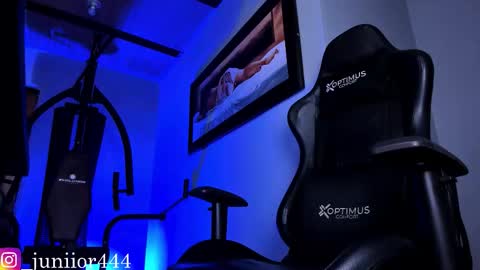 Snapshot of baby_junior420 chatting on 12.20.25 Junior Independent Model online show from 12.20.25