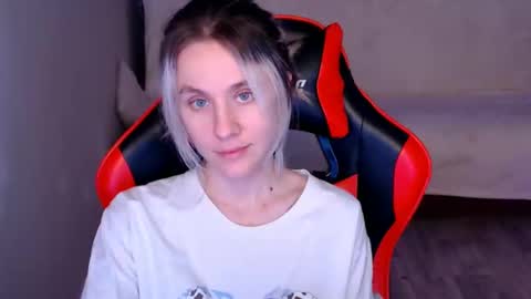 baby_kitte online show from 12.13.24