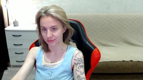 baby_kitte online show from 10.14.25