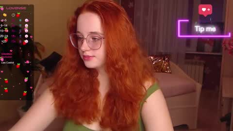Snapshot of baby_little_fox chatting on 10.04.25 baby_little_fox online show from 10.04.25