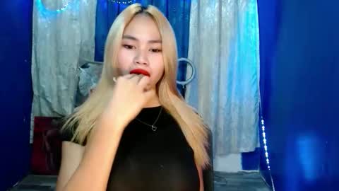 Snapshot of baby_love143 chatting on 10.05.25 sky online show from 10.05.25