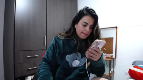 Snapshot of baby_roose chatting on 01.05.25 Baby online show from 01.05.25