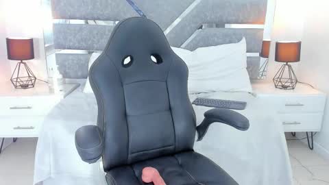 Snapshot of baby_scarleth_ chatting on 11.30.25 baby_scarleth_ online show from 11.30.25