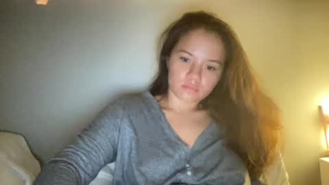 Snapshot of babyaves chatting on 06.17.26 babyaves online show from 06.17.26