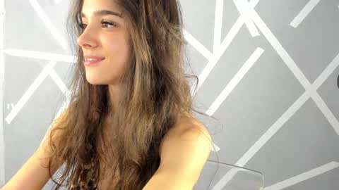 Snapshot of babyaylin chatting on 12.17.24 Aylin  online show from 12.17.24