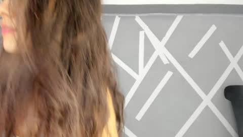 Snapshot of babyaylin chatting on 12.18.24 Aylin  online show from 12.18.24