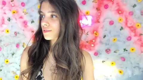 Snapshot of babyaylin chatting on 01.14.25 Aylin  online show from 01.14.25