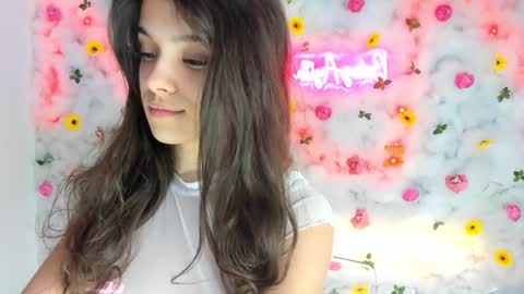 Snapshot of babyaylin chatting on 01.21.25 Aylin  online show from 01.21.25