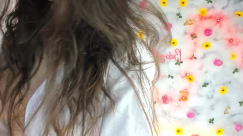 Snapshot of babyaylin chatting on 02.06.25 Aylin  online show from 02.06.25