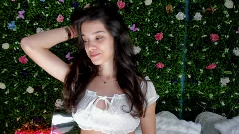 Snapshot of babyaylin chatting on 09.19.25 Aylin  online show from 09.19.25