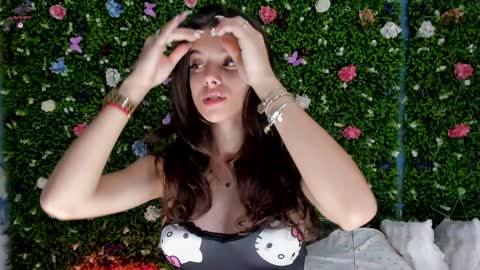 Snapshot of babyaylin chatting on 09.24.25 Aylin  online show from 09.24.25