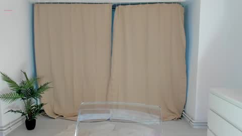 Snapshot of babyaylin chatting on 10.14.25 Aylin  online show from 10.14.25