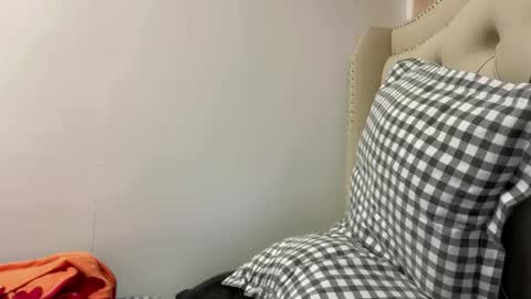 Snapshot of babyclarats chatting on 02.23.26 Clara online show from 02.23.26