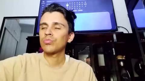 Snapshot of babydarkpink chatting on 11.05.25 Dani online show from 11.05.25