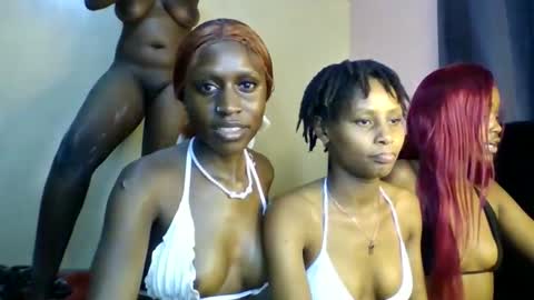 Snapshot of babydoll_230 chatting on 04.17.26 Babydoll 230 online show from 04.17.26