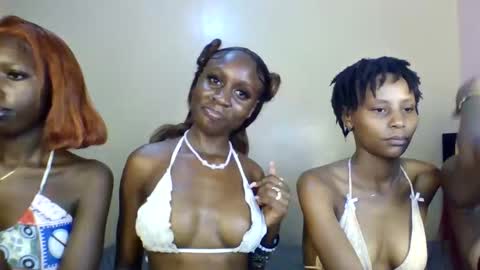 Snapshot of babydoll_230 chatting on 04.21.26 Babydoll 230 online show from 04.21.26