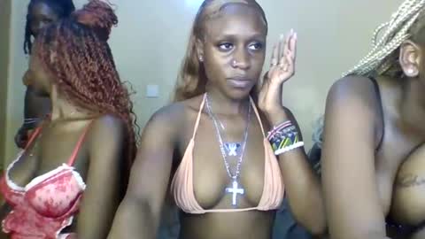 Snapshot of babydoll_230 chatting on 05.24.26 Babydoll 230 online show from 05.24.26